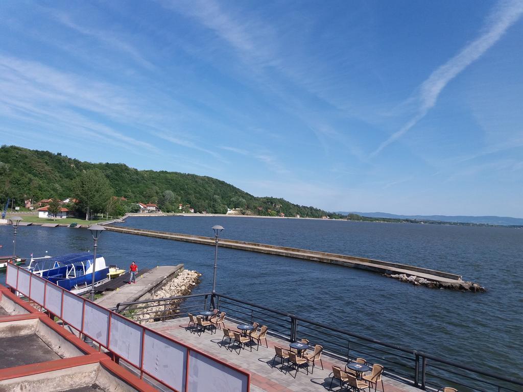 Appartamento Zlatna Ribica Golubac Esterno foto